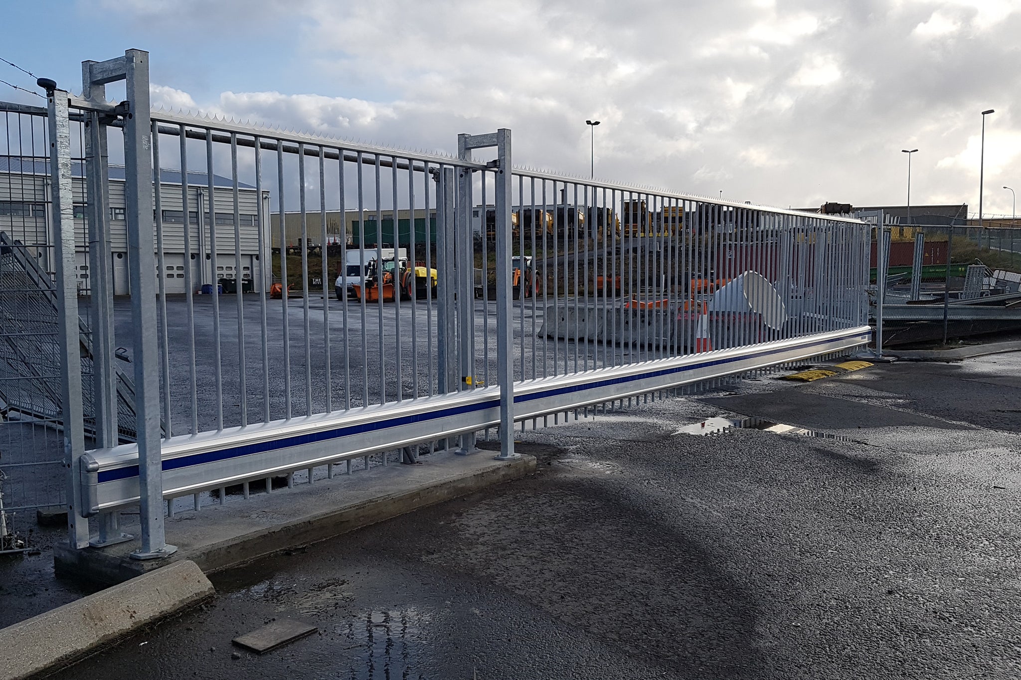 Rennihlið, Svarthöfði, Delta, rennihlið