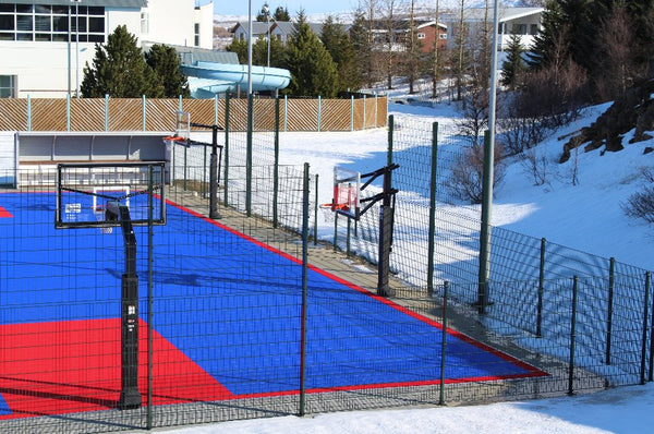 Hækkun á grindverkið er sett bakvið allar körfurnar. www.hagvis.is